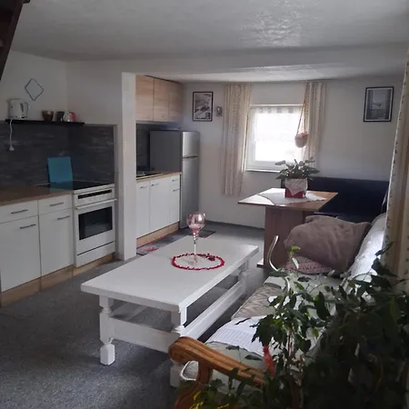 Zimer Nada * Treglwang