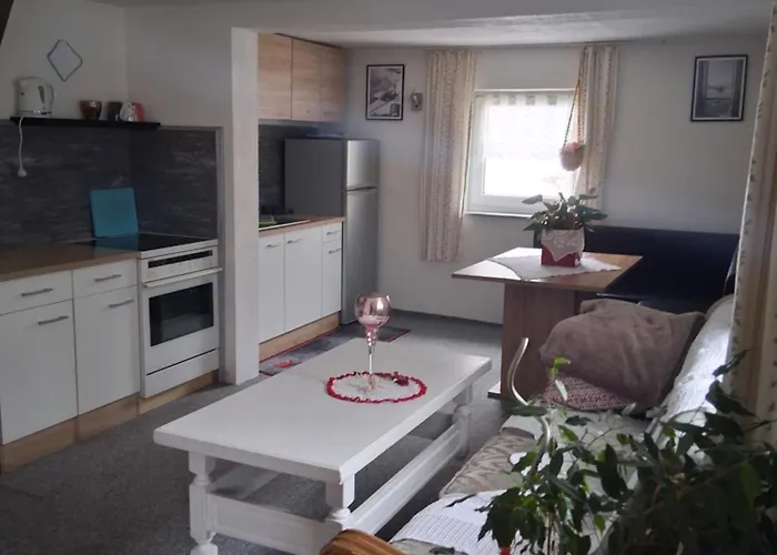 Zimer Nada * Treglwang